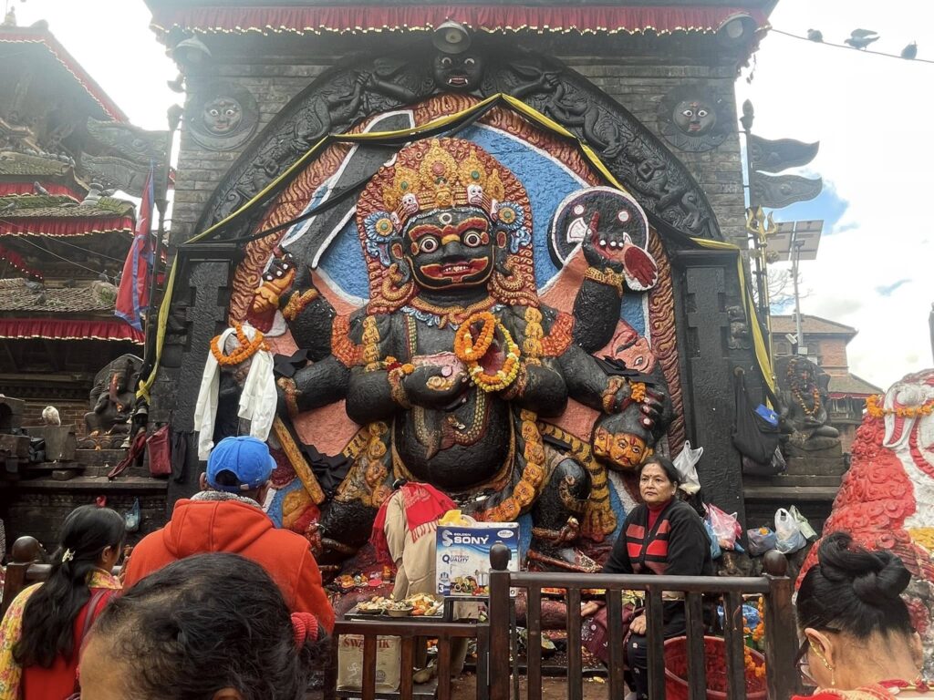 ダルバール広場の前のシバ神